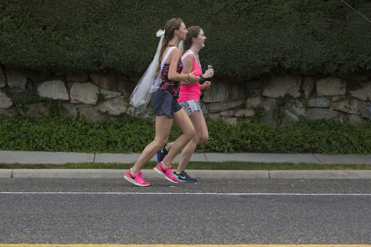Former Davis High running stars maintain friendship | News, Sports ...